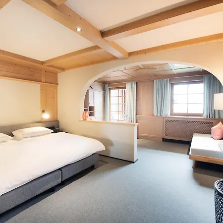 فندق Schoenherr Haus 4*