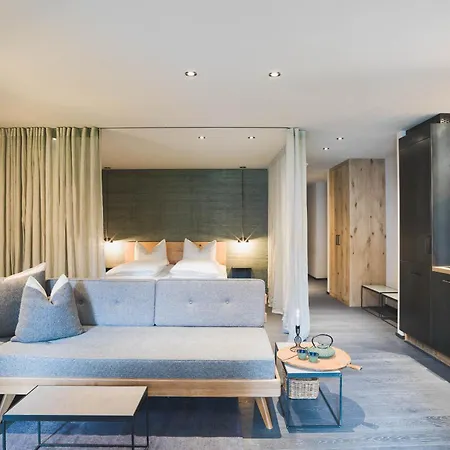 Schoenherr Haus מלון 4*