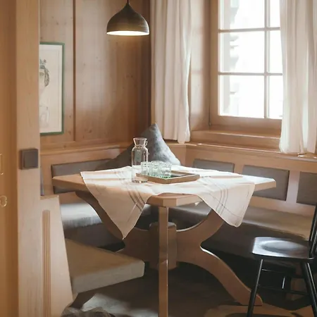 فندق Schoenherr Haus 4*