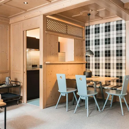 Schoenherr Haus Otel 4*