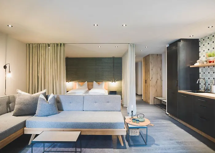 Schoenherr Haus Hotel 4*